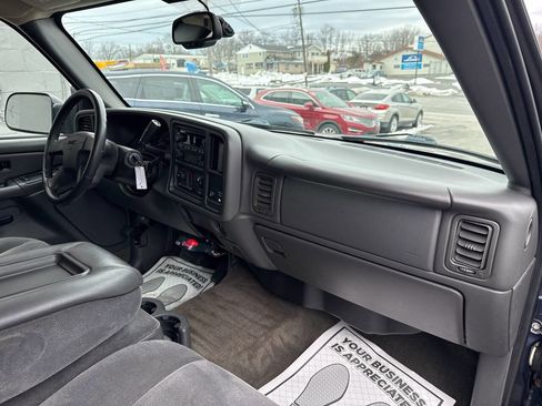 Used 2005 GMC Sierra 2500 SLE w/ Snow Plow Prep Package image 24