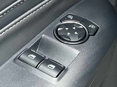 Used 2025 Ford Mustang GT Premium image 31