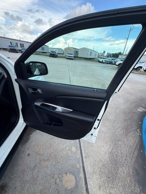 Used 2020 Dodge Journey SE FWD image 9