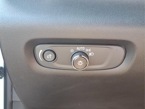 Used 2022 Chevrolet Traverse LS w/ Midnight/Sport Edition FWD image 15