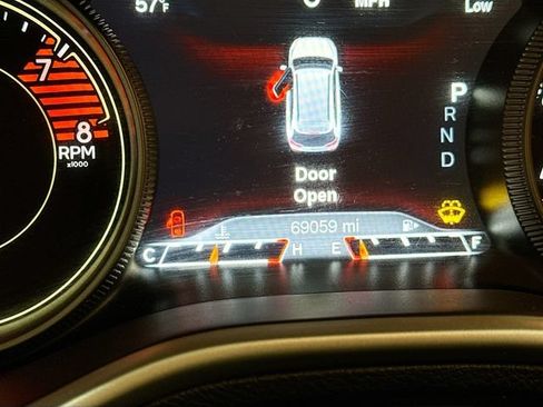 Used 2017 Jeep Cherokee Trailhawk w/ Cold Weather Group AWD/4WD image 13