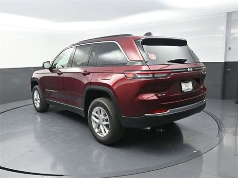 New 2025 Jeep Grand Cherokee Laredo image 5