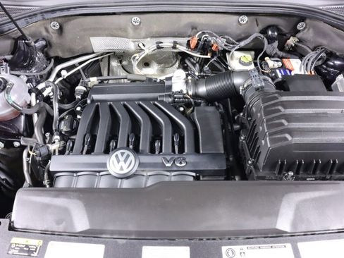 Used 2020 Volkswagen Atlas Cross Sport SEL image 46