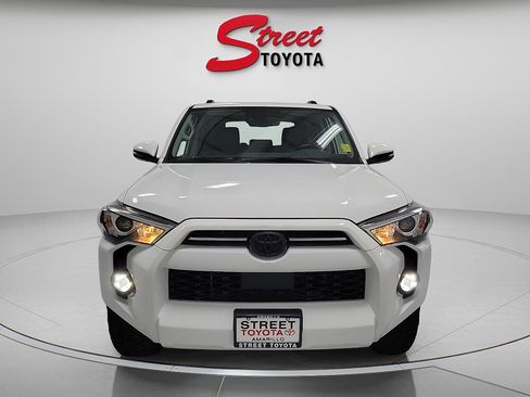 Certified 2024 Toyota 4Runner SR5 Premium w/ Moonroof Package AWD/4WD image 6