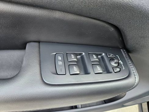 Certified 2023 Volvo XC60 T8 Plus AWD/4WD image 21