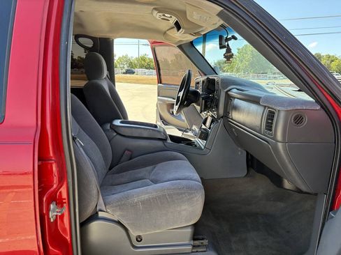 Used 2007 Chevrolet Silverado 2500 LT w/ Heavy-Duty Power Package AWD/4WD image 12