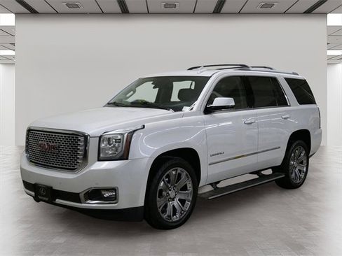 Used 2016 GMC Yukon Denali w/ Open Road Package image 2