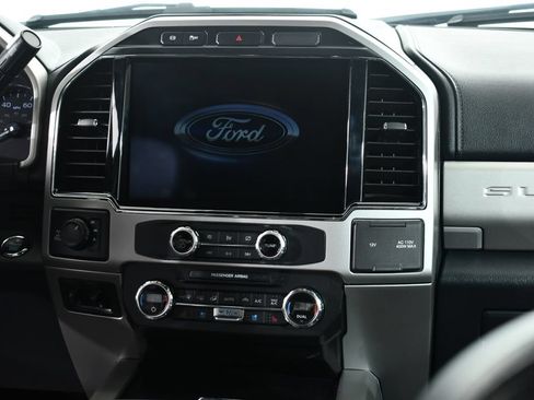 Used 2022 Ford F350 Lariat w/ Lariat Ultimate Package AWD/4WD image 9