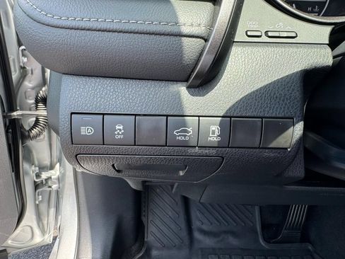 Used 2024 Toyota Camry SE AWD/4WD image 19