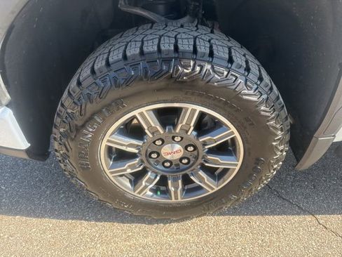 Used 2024 GMC Sierra 1500 AT4 w/ AT4 Premium Package image 13