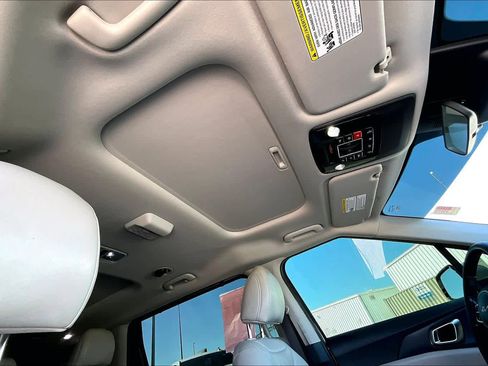 Used 2025 Kia Carnival SX image 14