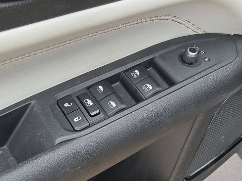 Used 2025 Jeep Compass Limited AWD/4WD image 22
