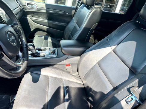 Used 2019 Jeep Grand Cherokee Limited image 11