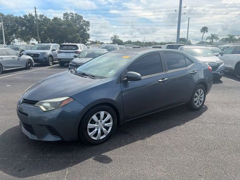 Used 2014 Toyota Corolla LE FWD image 3