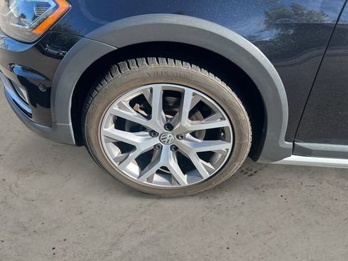 Used 2019 Volkswagen Golf Alltrack SE AWD/4WD image 9