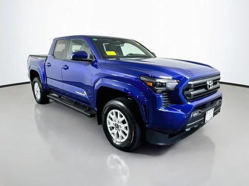 Used 2024 Toyota Tacoma SR5 AWD/4WD image 10