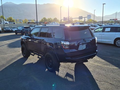 Used 2023 Toyota 4Runner SR5 AWD/4WD image 8
