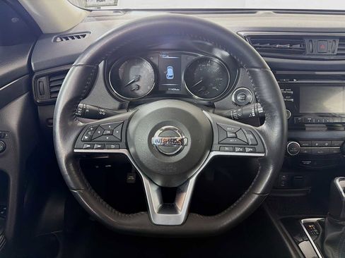 Used 2017 Nissan Rogue SV image 9