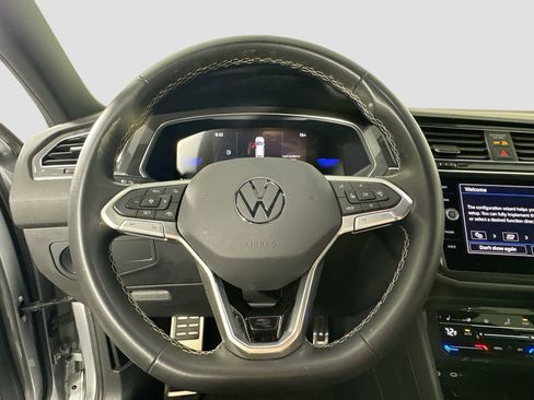 Certified 2023 Volkswagen Tiguan SE R-Line image 11
