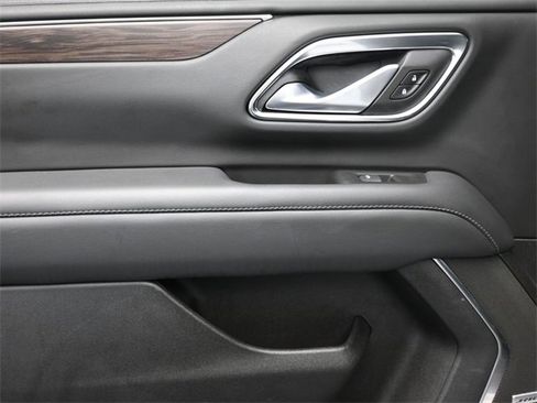 Used 2022 Chevrolet Tahoe LT w/ Luxury Package image 15