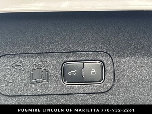 New 2026 Lincoln Aviator 2WD image 19