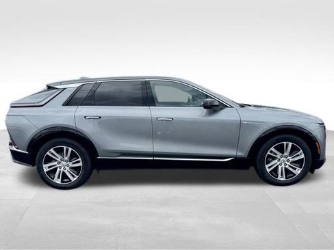 Used 2024 Cadillac Lyriq Tech image 9