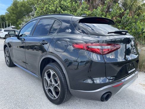 Used 2022 Alfa Romeo Stelvio Ti AWD/4WD image 5