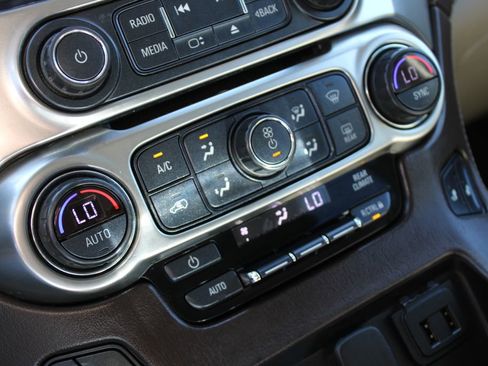 Used 2019 Chevrolet Tahoe LT AWD/4WD image 23