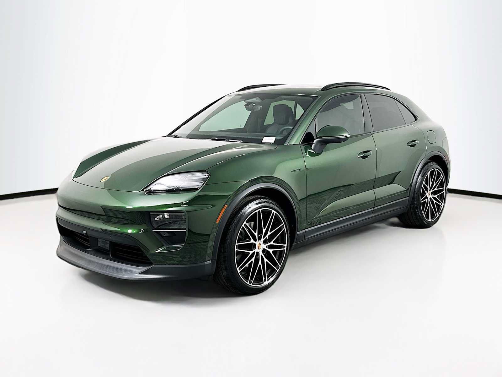 Used 2026 Porsche Macan Electric RWD image 1