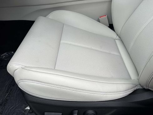 Used 2025 Genesis G70 2.5T RWD image 24
