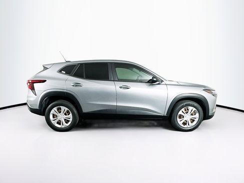 Used 2024 Chevrolet Trax LS FWD image 10