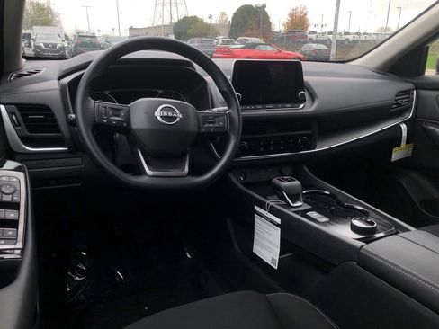 Certified 2025 Nissan Rogue S image 18