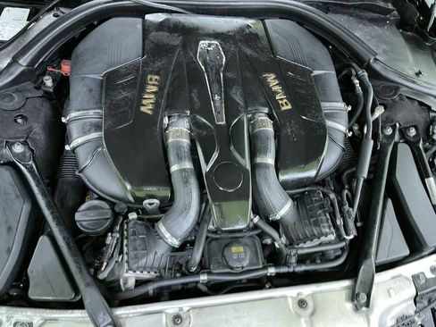 Used 2017 BMW 750i image 30