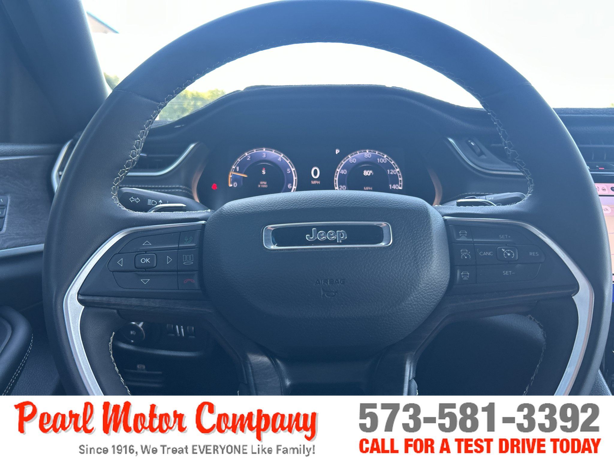 Used 2024 Jeep Grand Cherokee L Limited w/ Luxury Tech Group II AWD/4WD image 13
