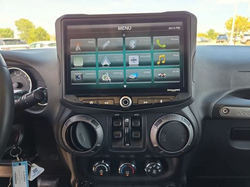 Used 2017 Jeep Wrangler Unlimited Sport w/ Quick Order Package 24S AWD/4WD image 26