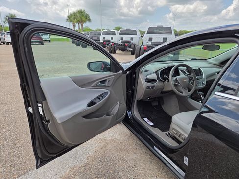 Used 2024 Chevrolet Malibu LT FWD image 13