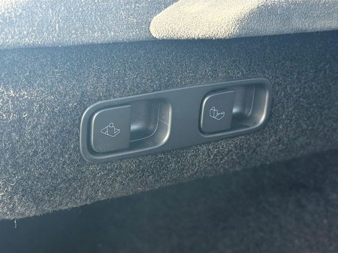 Used 2022 Tesla Model S Plaid image 13