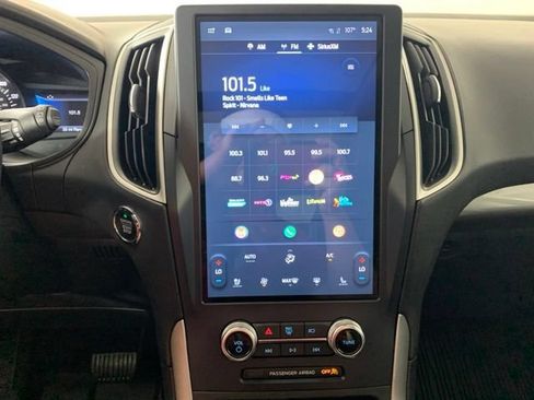 Used 2024 Ford Edge SEL w/ Convenience Package AWD/4WD image 4