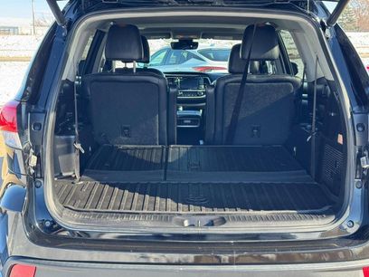 Used 2018 Toyota Highlander SE