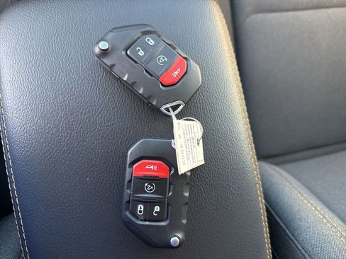 Certified 2025 Jeep Wrangler Unlimited Sahara w/ Safety Group image 24