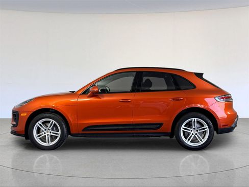 Used 2024 Porsche Macan image 2