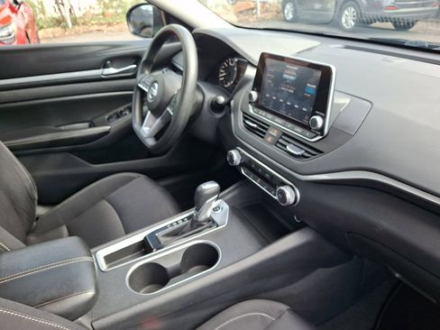 Used 2022 Nissan Altima 2.5 SV image 12