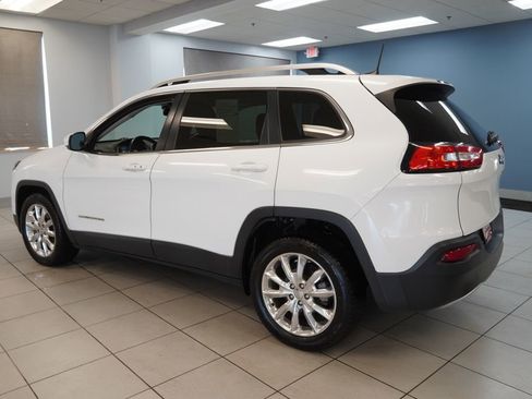 Used 2017 Jeep Cherokee Limited FWD image 7