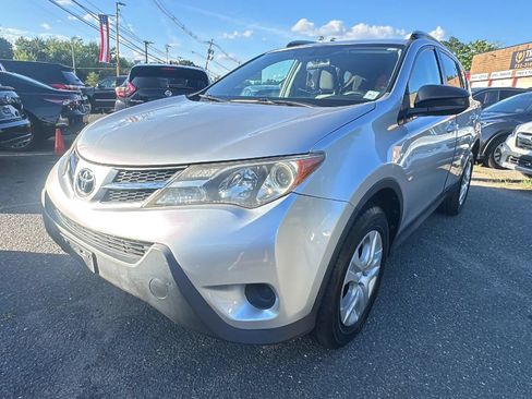Used 2015 Toyota RAV4 LE AWD/4WD image 1