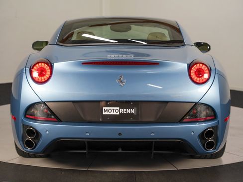 Used 2012 Ferrari California RWD image 9