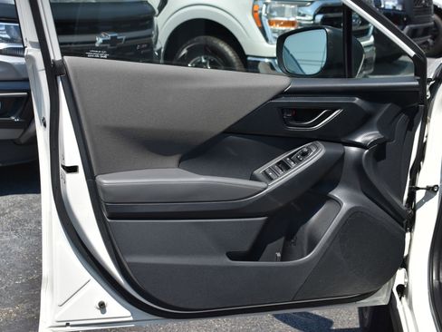 Used 2024 Subaru Crosstrek 2.0i Premium w/ Crosstrek Mirror Package AWD/4WD image 11