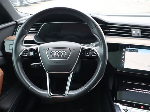 Used 2022 Audi e-tron Premium Plus w/ Premium Plus Package image 10