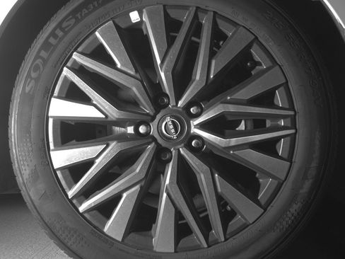 Used 2025 Nissan Altima 2.5 SV image 13