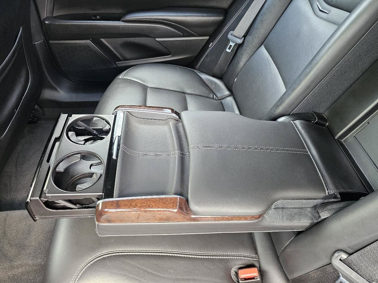 Used 2014 Cadillac XTS Luxury w/ Driver Awareness Package FWD image 38