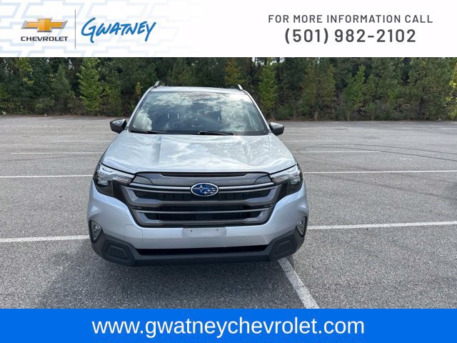 Used 2025 Subaru Forester Premium AWD/4WD image 2